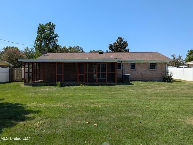 515 Spanish Acres Drive, Bay Saint Louis, MS 39520