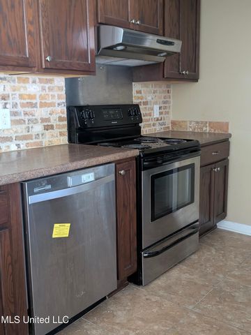 515 Spanish Acres Drive, Bay Saint Louis, MS 39520