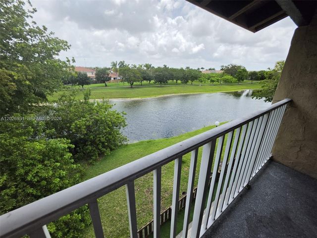10003 NW 9th St Circle 2, Miami, FL 33172