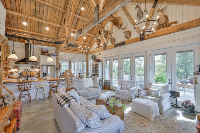 1106 Hwy 130w, Shelbyville, TN 37160