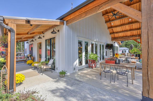 1106 Hwy 130w, Shelbyville, TN 37160