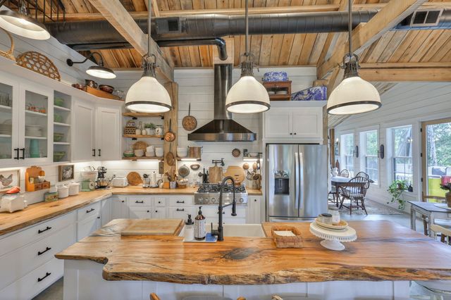 1106 Hwy 130w, Shelbyville, TN 37160