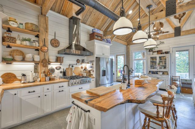 1106 Hwy 130w, Shelbyville, TN 37160