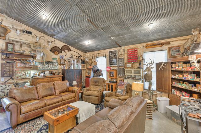 1106 Hwy 130w, Shelbyville, TN 37160