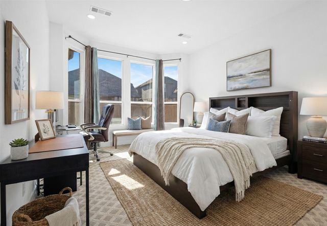 1136 Saddle Ridge Drive, Aubrey, TX 76227