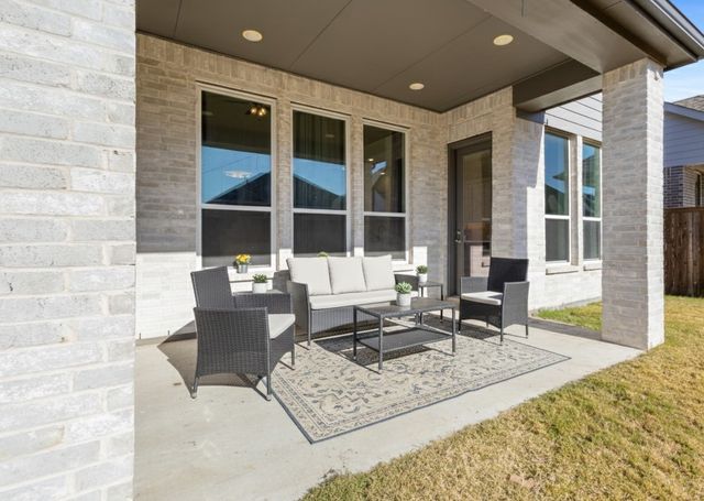 1136 Saddle Ridge Drive, Aubrey, TX 76227