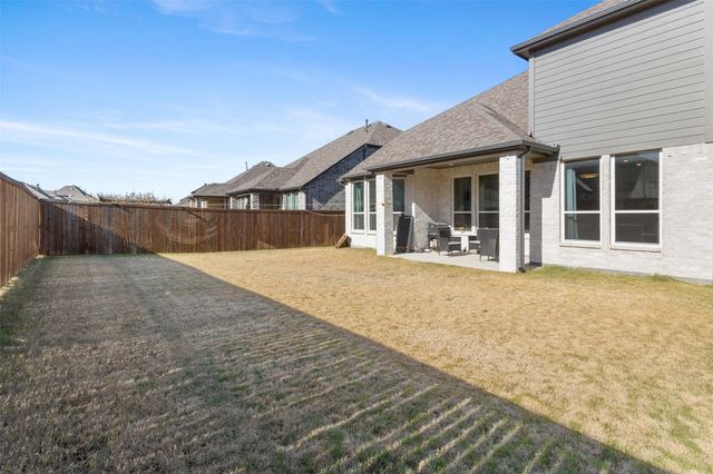 1136 Saddle Ridge Drive, Aubrey, TX 76227