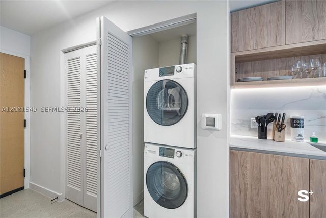 11 NE 6th St 2206, Miami, FL 33132