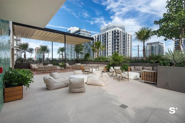 11 NE 6th St 2206, Miami, FL 33132