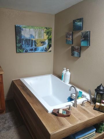 46 Private Road 160-190, Alton, MO 65606