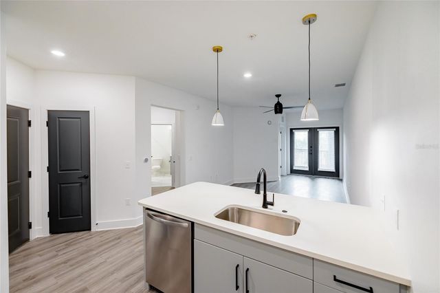 1420 LAKEFRONT DRIVE 7410, Sarasota, FL 34240