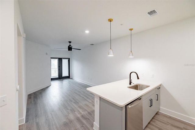 1420 LAKEFRONT DRIVE 7410, Sarasota, FL 34240