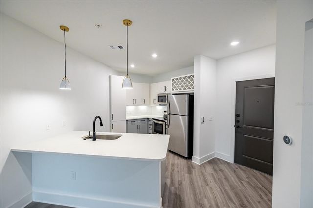 1420 LAKEFRONT DRIVE 7410, Sarasota, FL 34240