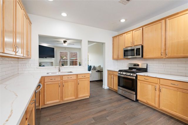 3829 Houston Lake Drive, Pearland, TX 77581