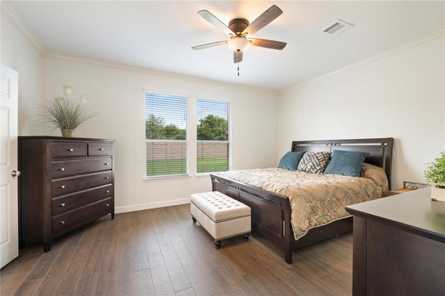 3829 Houston Lake Drive, Pearland, TX 77581