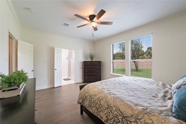 3829 Houston Lake Drive, Pearland, TX 77581