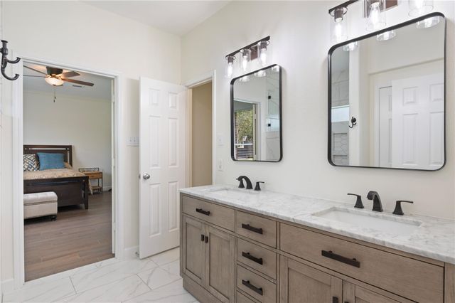 3829 Houston Lake Drive, Pearland, TX 77581