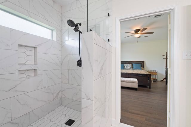 3829 Houston Lake Drive, Pearland, TX 77581