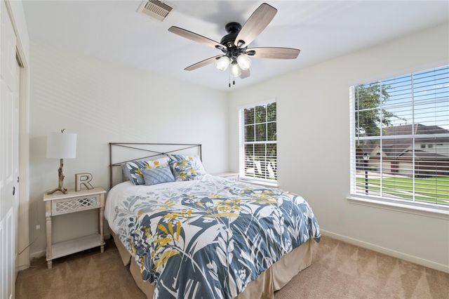 3829 Houston Lake Drive, Pearland, TX 77581