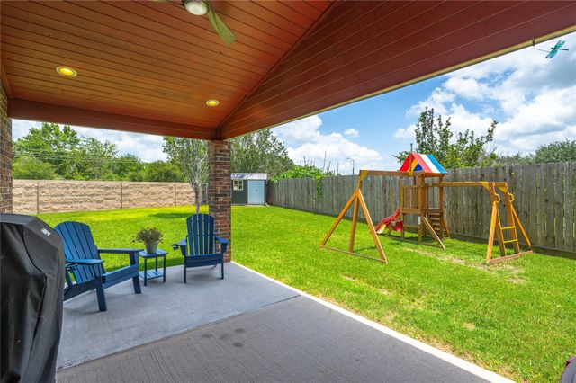 3829 Houston Lake Drive, Pearland, TX 77581