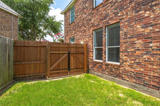 3829 Houston Lake Drive, Pearland, TX 77581