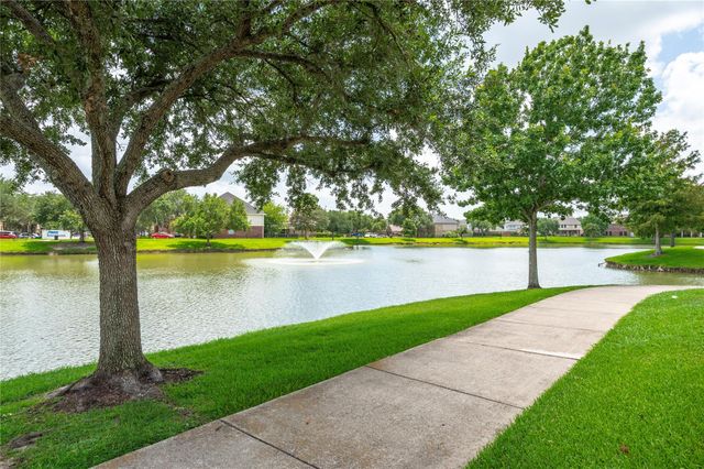 3829 Houston Lake Drive, Pearland, TX 77581