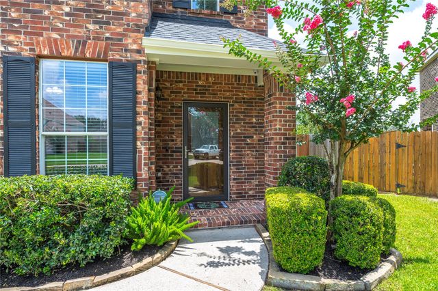 3829 Houston Lake Drive, Pearland, TX 77581