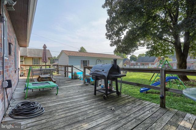 37 MORNINGSIDE AVE, Cleona, PA 17042