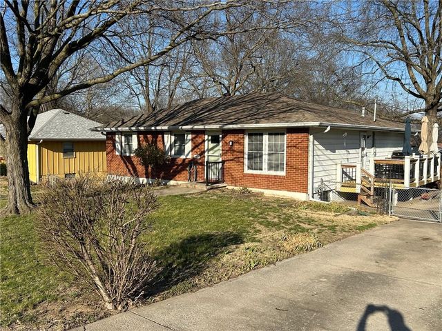 2213 N Mcbride Avenue, Independence, MO 64050