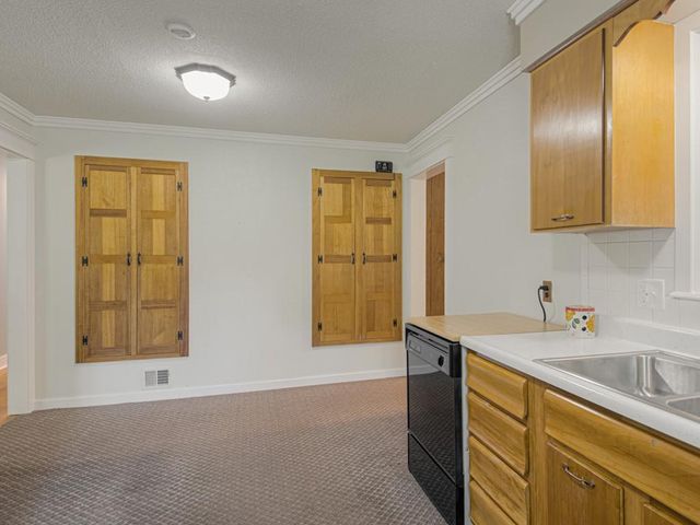2213 N Mcbride Avenue, Sugar Creek, MO 64050