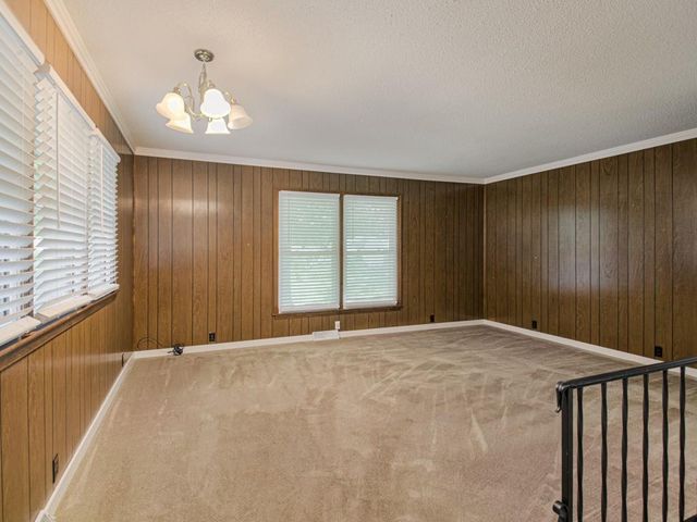 2213 N Mcbride Avenue, Sugar Creek, MO 64050