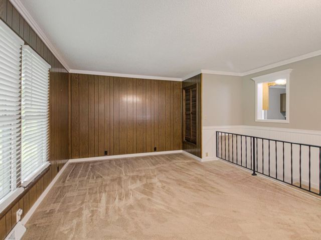 2213 N Mcbride Avenue, Sugar Creek, MO 64050