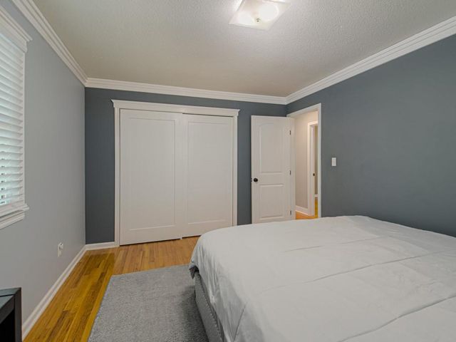 2213 N Mcbride Avenue, Sugar Creek, MO 64050