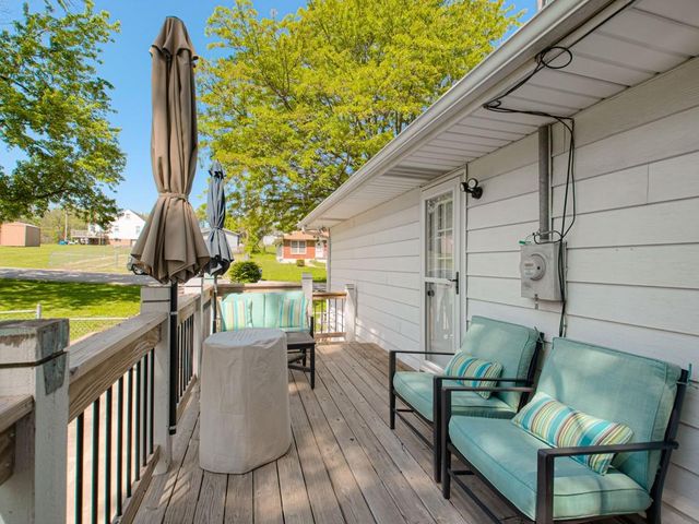 2213 N Mcbride Avenue, Sugar Creek, MO 64050