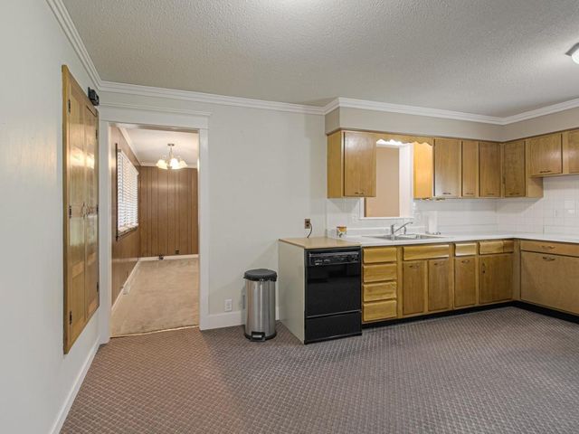 2213 N Mcbride Avenue, Sugar Creek, MO 64050