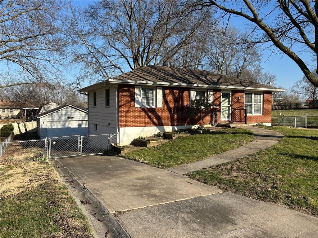 2213 N Mcbride Avenue, Independence, MO 64050