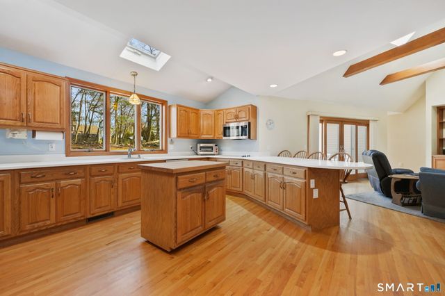 12 Hill Road, Old Saybrook, CT 06475