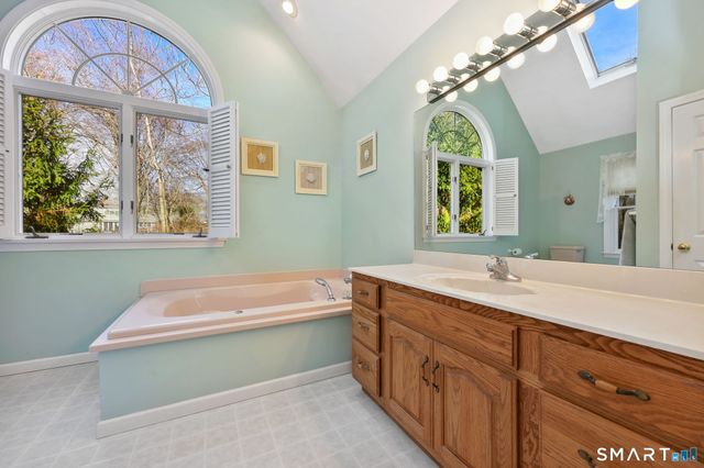 12 Hill Road, Old Saybrook, CT 06475