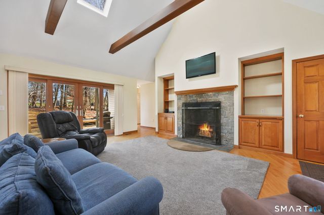 12 Hill Road, Old Saybrook, CT 06475