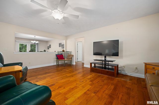 1921 DANE KELSEY Drive, Pekin, IL 61554