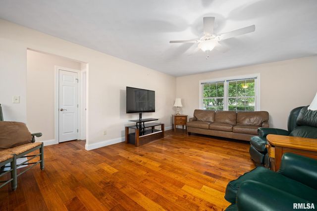 1921 DANE KELSEY Drive, Pekin, IL 61554