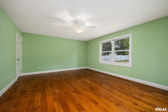 1921 DANE KELSEY Drive, Pekin, IL 61554