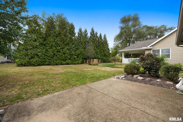 1921 DANE KELSEY Drive, Pekin, IL 61554