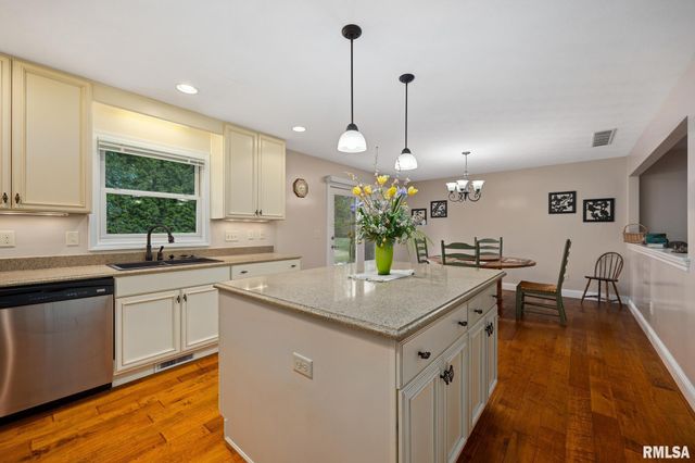 1921 DANE KELSEY Drive, Pekin, IL 61554