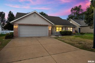 1921 DANE KELSEY Drive, Pekin, IL 61554