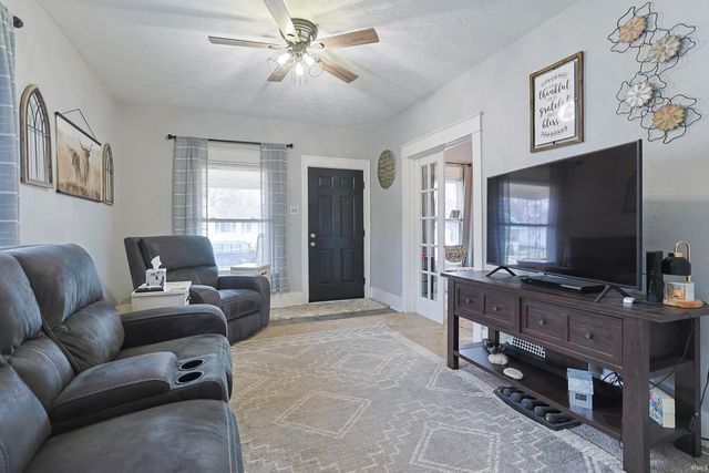 218 E Borley Avenue, Mishawaka, IN 46545