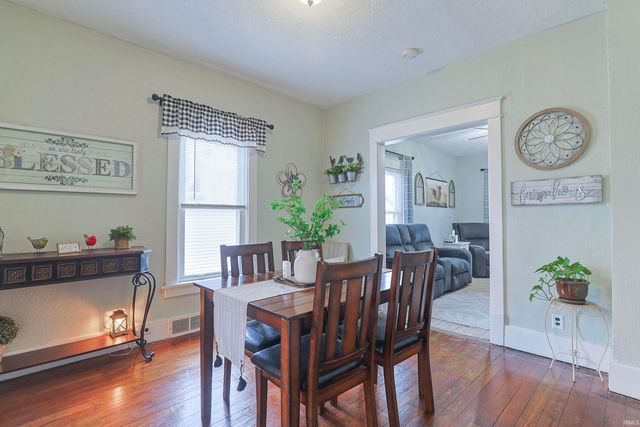 218 E Borley Avenue, Mishawaka, IN 46545