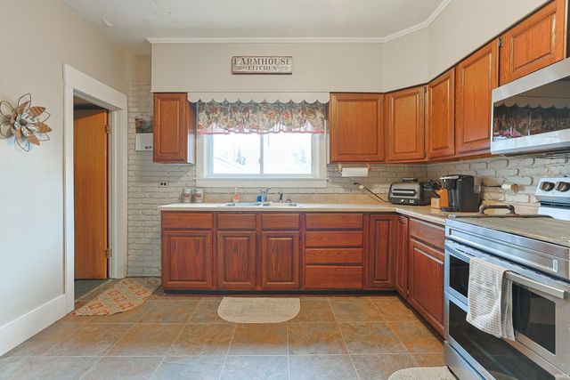 218 E Borley Avenue, Mishawaka, IN 46545