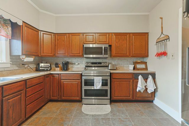 218 E Borley Avenue, Mishawaka, IN 46545