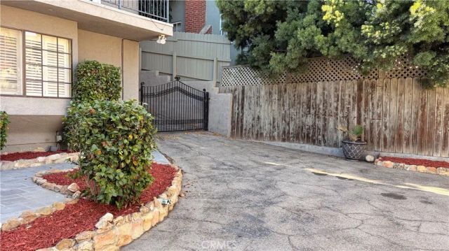 3370 Troy, Los Angeles, CA 90068